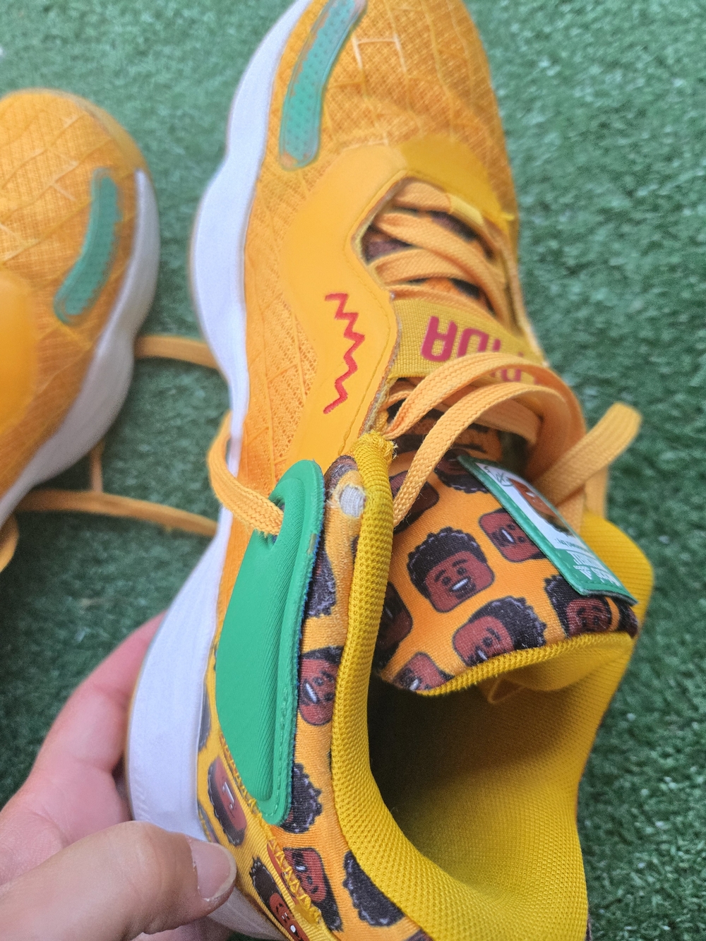 Adidas D.O.N. Issue #3 "Minifig - Picture 10 of 16